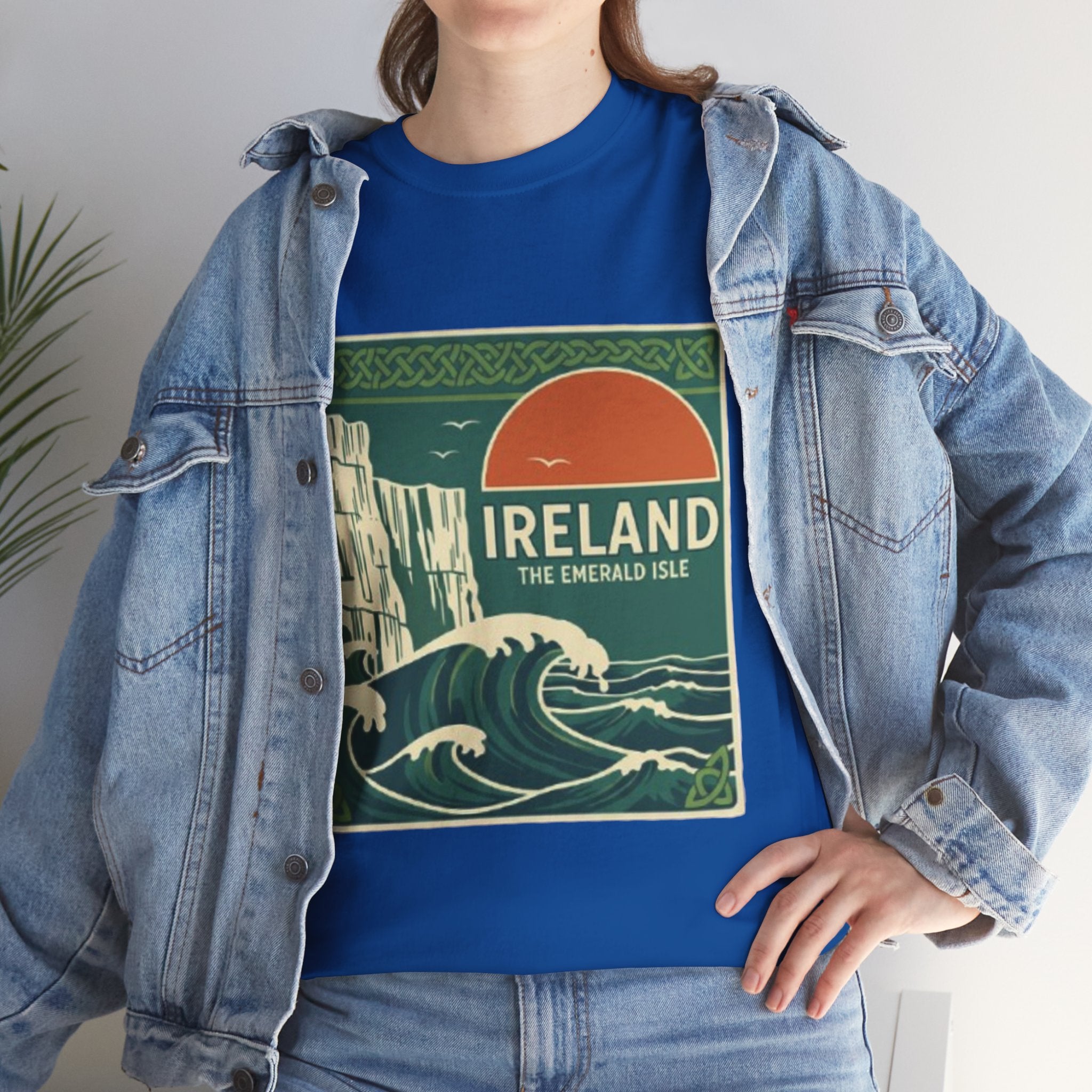 Ireland Vintage Travel Tee — 'Ireland The Emerald Isle' Graphic T‑Shirt