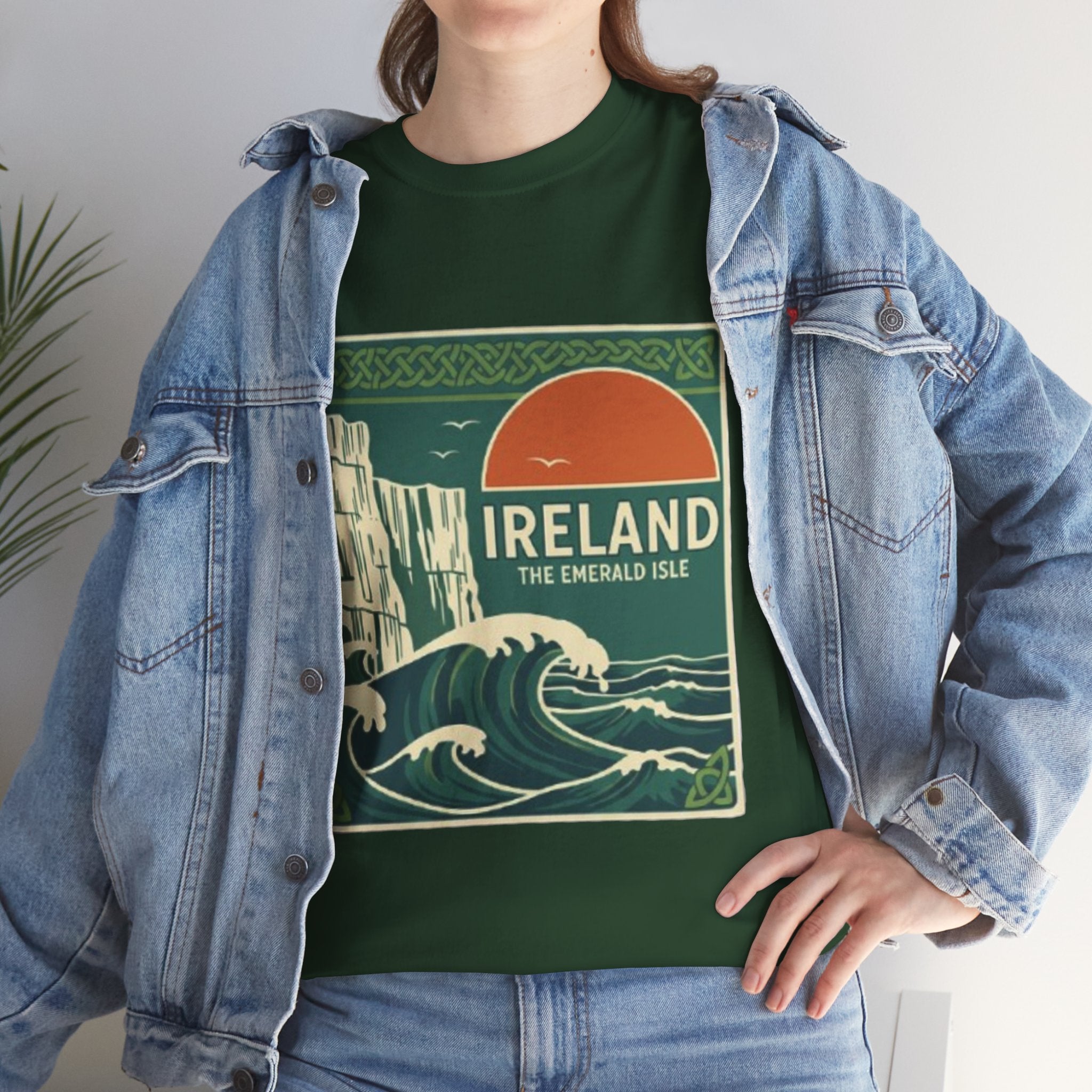 Ireland Vintage Travel Tee — 'Ireland The Emerald Isle' Graphic T‑Shirt
