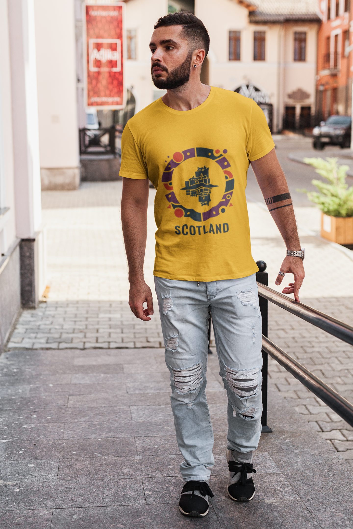 Scotland Circle Castle T‑Shirt