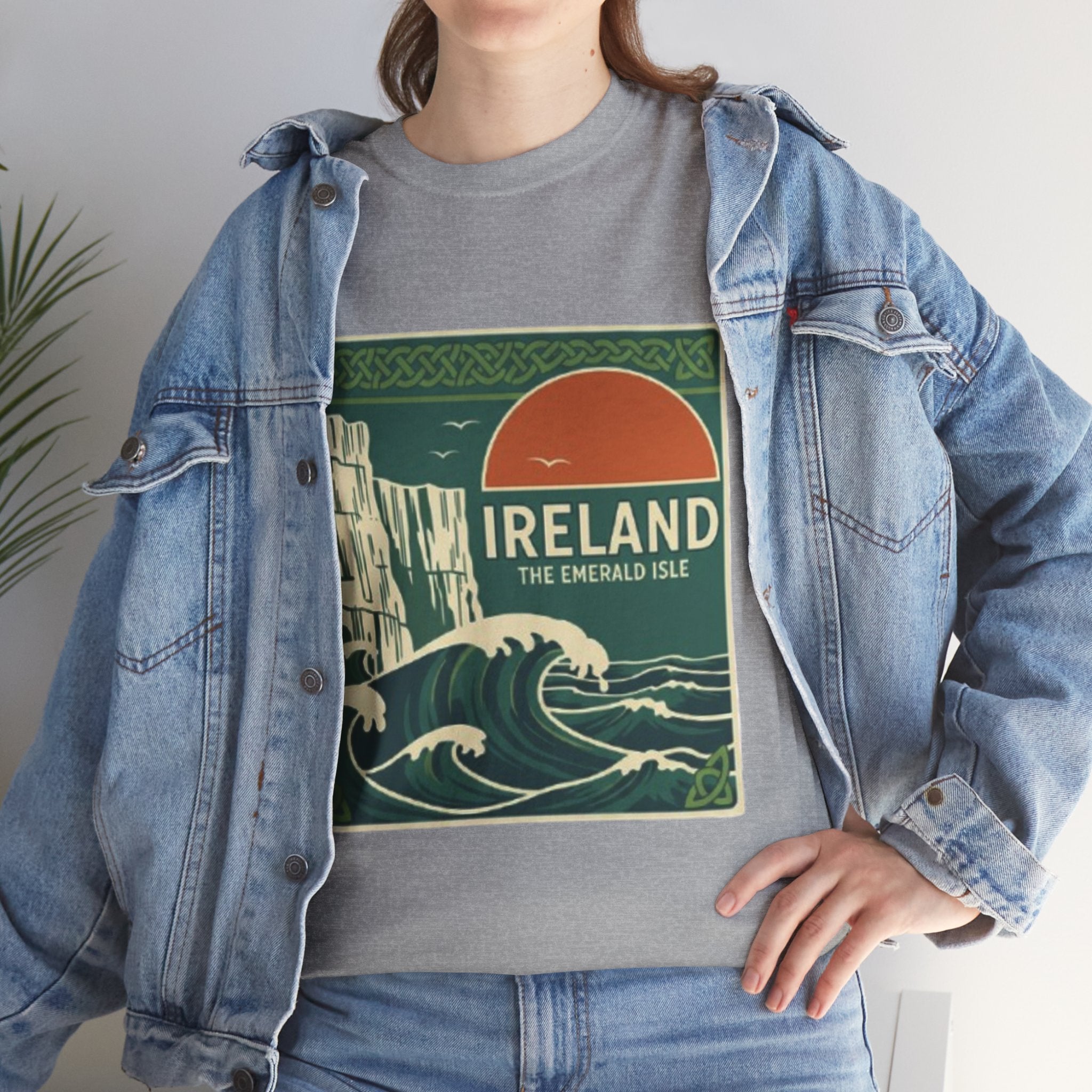 Ireland Vintage Travel Tee — 'Ireland The Emerald Isle' Graphic T‑Shirt