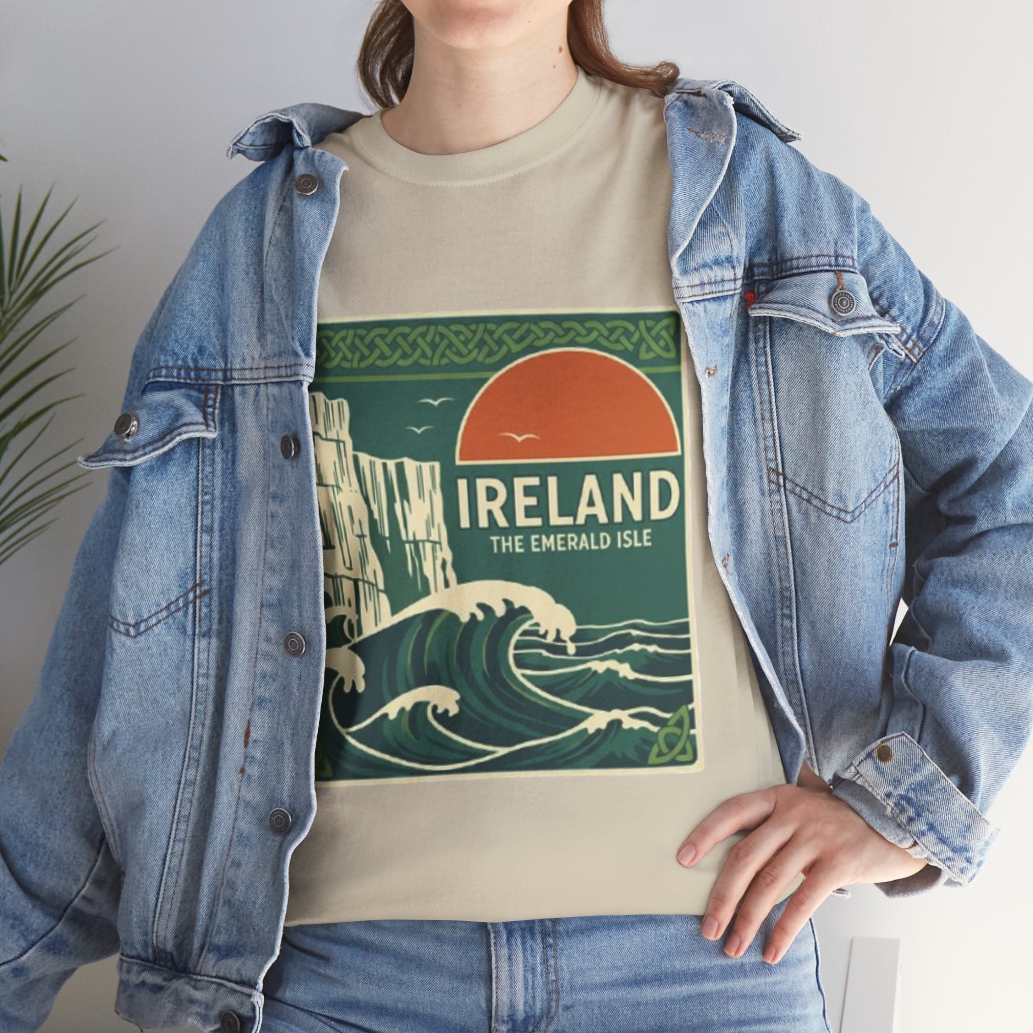 Ireland Vintage Travel Tee — 'Ireland The Emerald Isle' Graphic T‑Shirt