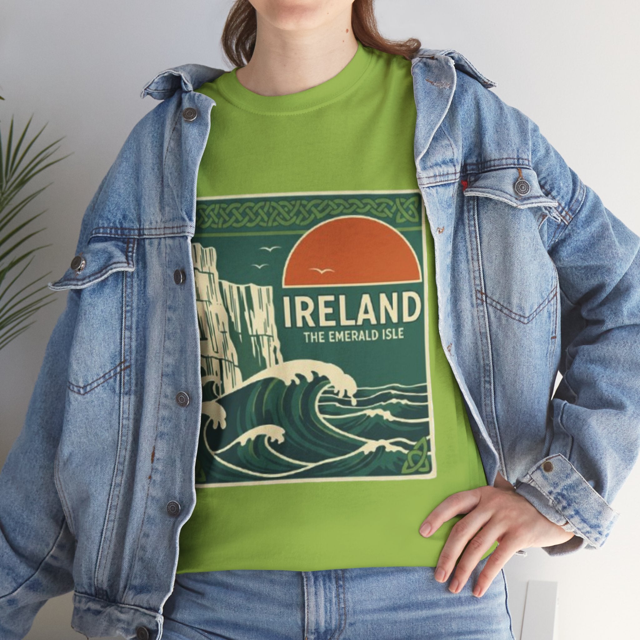 Ireland Vintage Travel Tee — 'Ireland The Emerald Isle' Graphic T‑Shirt